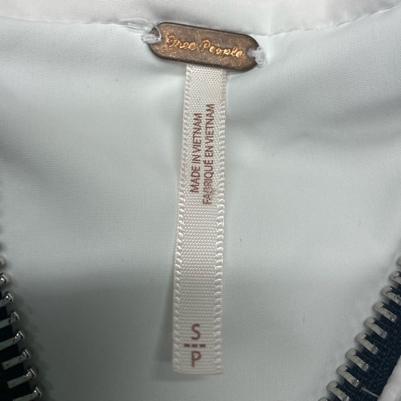 Free People White Hooded Puffer Jacket Women’s S Drawstring Bottom Pockets - Picture 3 of 15